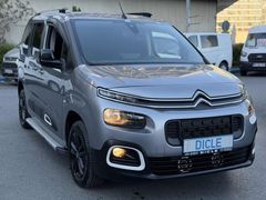 DİCLE'den 2022 BERLİNGO FEEL STİL OTOMOTİK VİTES KREDİ+TAKAS İLE