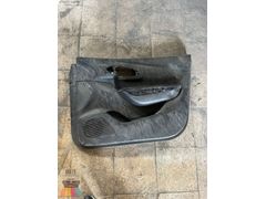 RENAULT KADJAR SAĞ ÖN KAPI DÖŞEMESİ ORİJİNAL 809008627R