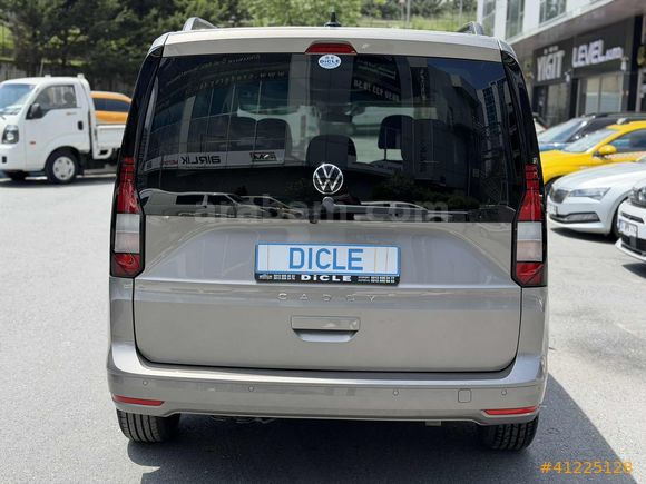 DİCLE'den 2025 CADDY DSG GENİŞ EKRAN GERİ GÖRÜŞ KREDİ+TAKAS İLE
