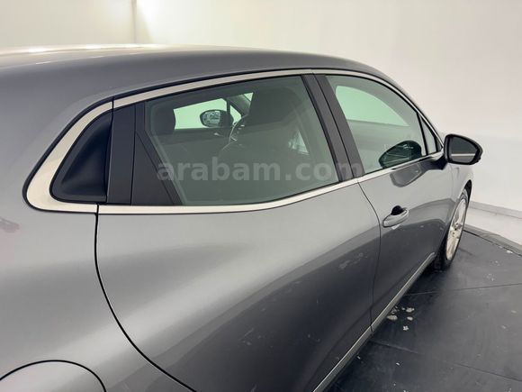 Renault Yetkili Bayi Günerlerden Hatasız Clio Evolotion