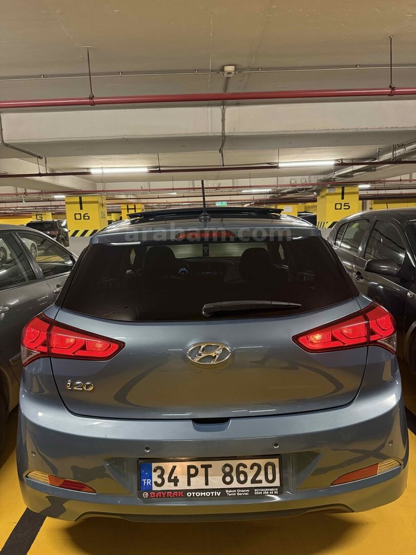 Sahibinden Hyundai i20 1.4 MPI Elite Smart 2016 Model İstanbul 182.000 km Mavi (metalik) 4