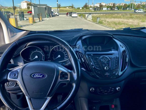 Sahibinden Ford Tourneo Courier 1.6 TDCi Titanium 2017 Model 