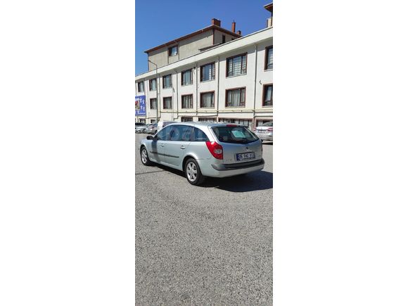Galeriden FUULL orjinal   Renault Laguna 1.6 Expression 2002 Model Ankara