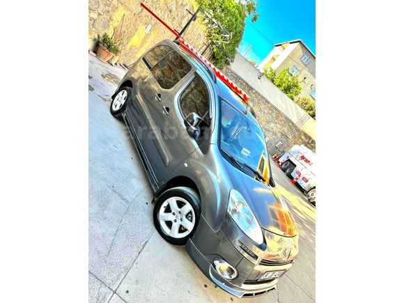 Sahibinden Peugeot Partner 2015 Model  clio-fluence-focus TAKAS DÜŞÜNÜYORUM TEKLİFLERE AÇIKTIR
!!!!!!!!!!!