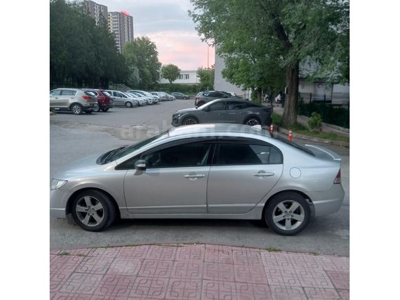 Sahibinden Honda Civic 1.6i VTEC  temiz bakımlı   2008 Model