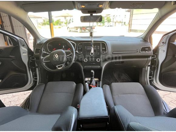 Sahibinden Renault Megane 1.3 TCe Joy 2022 Model