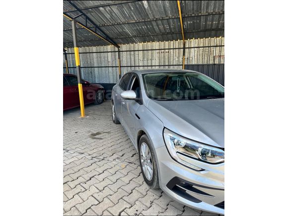 Sahibinden Renault Megane 1.3 TCe Joy 2022 Model