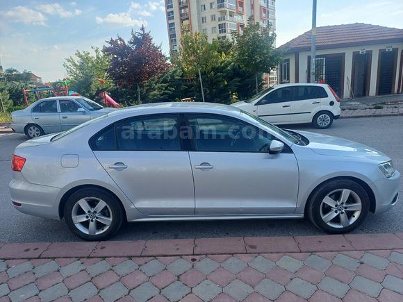 Sahibinden Volkswagen Jetta 1.6 TDi Trendline 2012 Model Ankara 200.000 km Gri (Gümüş)