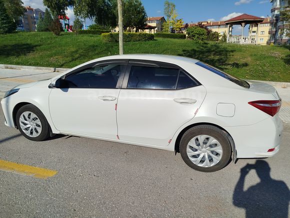 Toyota Corolla 1.33 Life 2017 Model Temiz Bakımlı