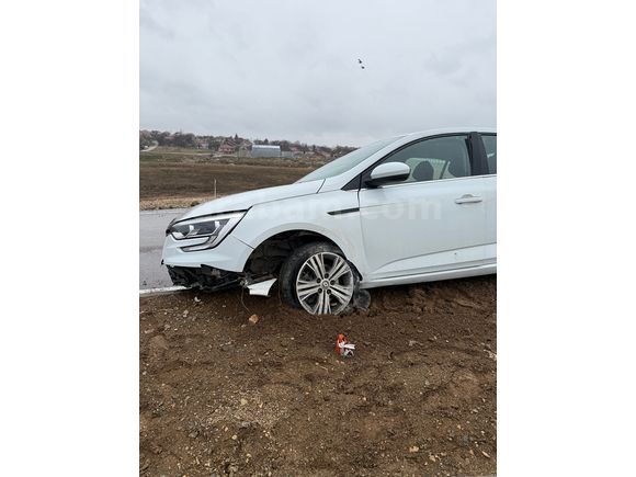 Sahibinden Renault Megane 1.3 TCe Touch 2023 Model 
