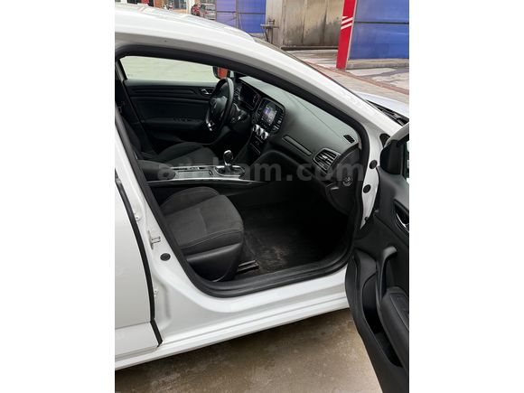 Sahibinden Renault Megane 1.3 TCe Touch 2023 Model 