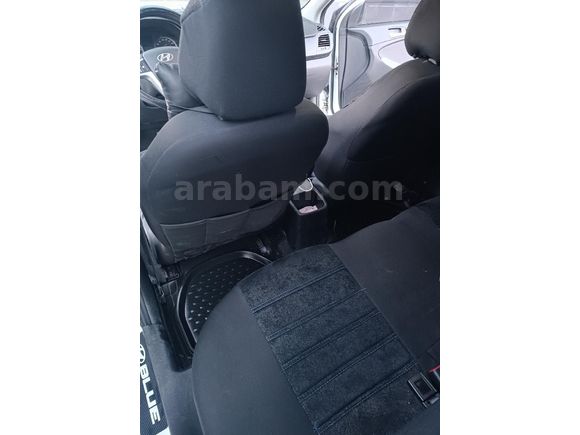 Sahibinden Hyundai Accent Blue 1.6 CRDI Mode Plus 2012 Model Edirne