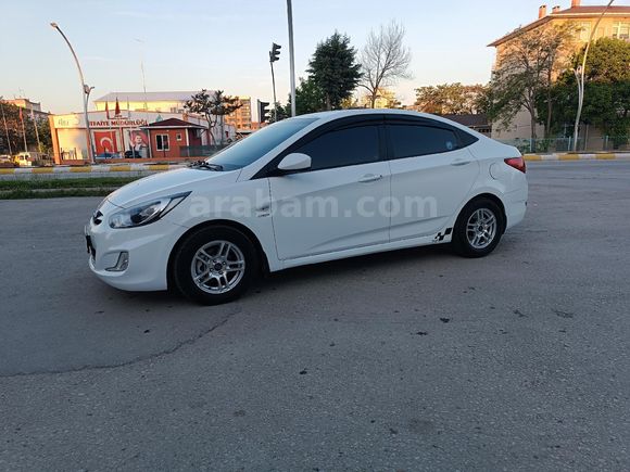 Sahibinden Hyundai Accent Blue 1.6 CRDI Mode Plus 2012 Model Edirne
