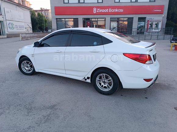 Sahibinden Hyundai Accent Blue 1.6 CRDI Mode Plus 2012 Model Edirne
