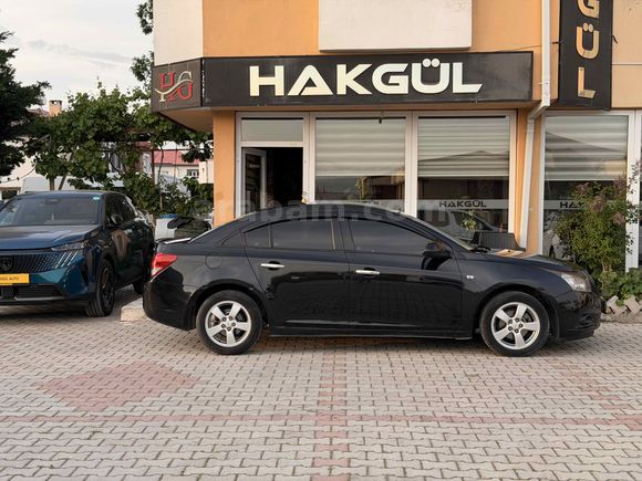 Galeriden Chevrolet Cruze 1.6 LS 2012 Model Van