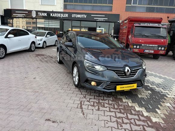 TANIK KARDEŞLER OTOMOTİVDEN HATASIZ BOYASIZ DİZEL MEGANE İCON