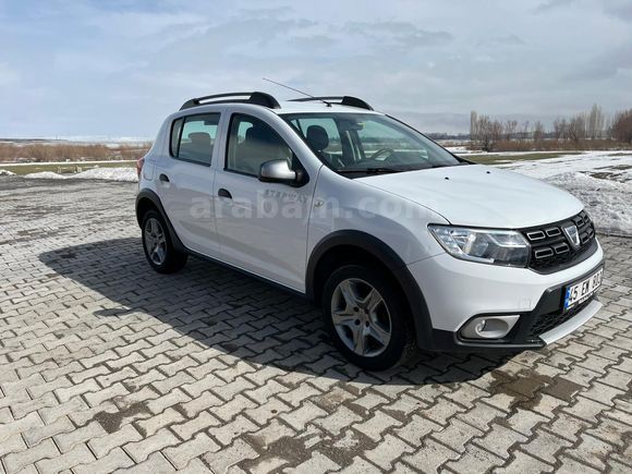 Sahibinden Dacia Sandero 0.9 TCe Stepway Easy-R 2017 Model  104.000 km Beyaz