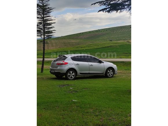 Sahibinden Renault Megane 1.5 dCi Expression 2012 Model 330.000 km Gri (Gümüş)