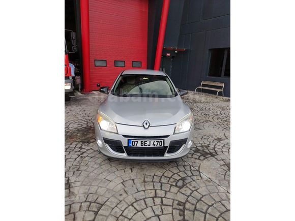 Sahibinden Renault Megane 1.5 dCi Expression 2012 Model 330.000 km Gri (Gümüş)