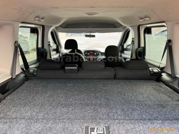 OTOMOBİL RUHSATLI HATASIZ BOYASIZ