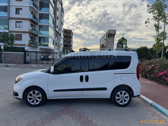 OTOMOBİL RUHSATLI HATASIZ BOYASIZ