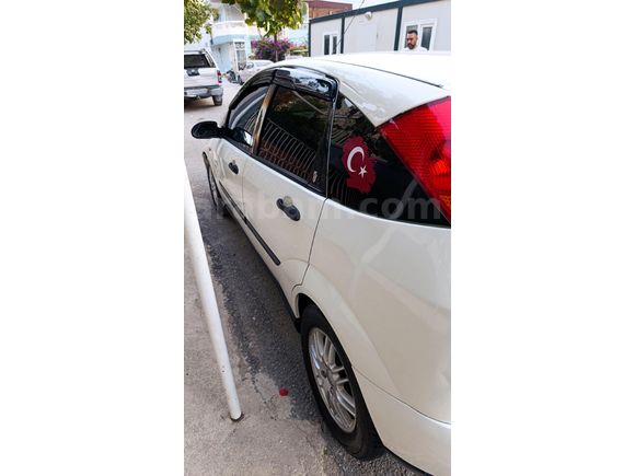 Sahibinden Ford Focus 1.6 Ghia 2001 Model