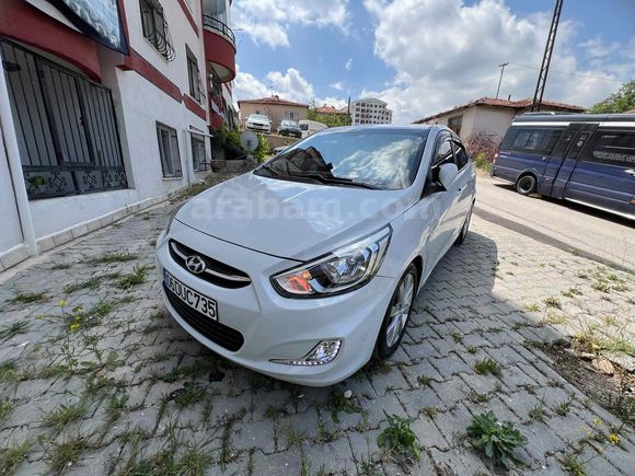 Sahibinden Hyundai Accent Blue 1.6 CRDI Mode Plus 2017 Model  225.000 km Beyaz