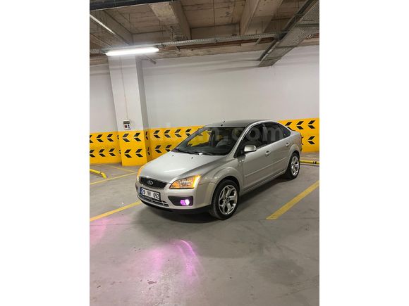 Sahibinden Ford Focus 1.6 TDCi Ghia 2006 Model  240.000 km Gri (Gümüş)