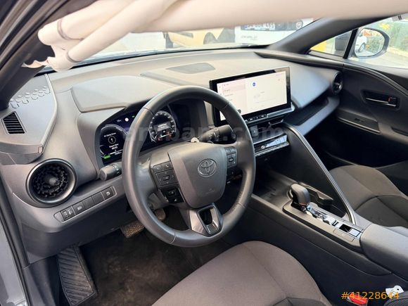 2024m 15000 km C-HR 1.8 (140) HYBRID PASSION E-CVT BİN-GİT