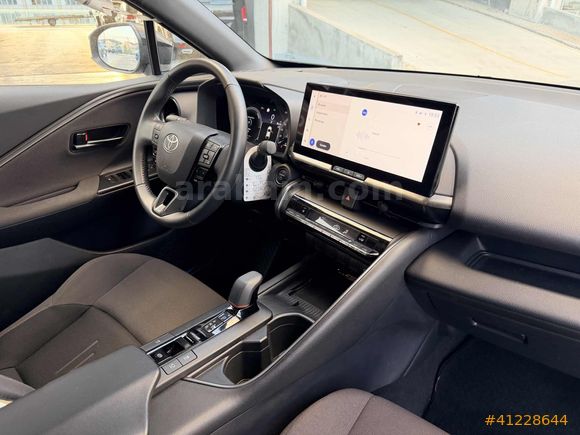 2024m 15000 km C-HR 1.8 (140) HYBRID PASSION E-CVT BİN-GİT