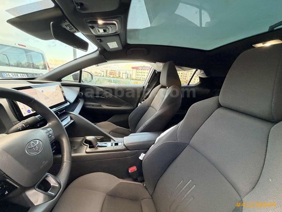 2024m 15000 km C-HR 1.8 (140) HYBRID PASSION E-CVT BİN-GİT