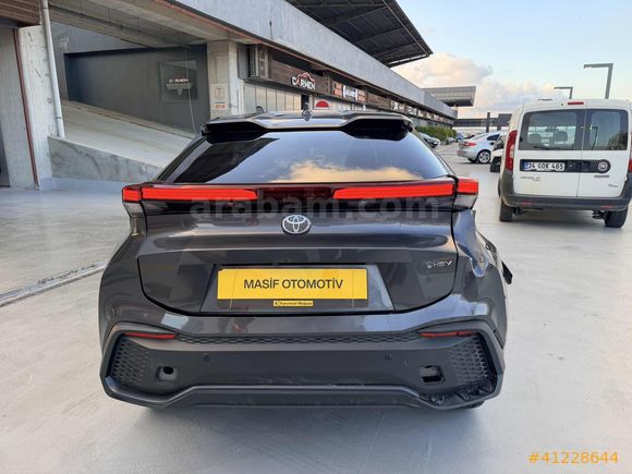 2024m 15000 km C-HR 1.8 (140) HYBRID PASSION E-CVT BİN-GİT