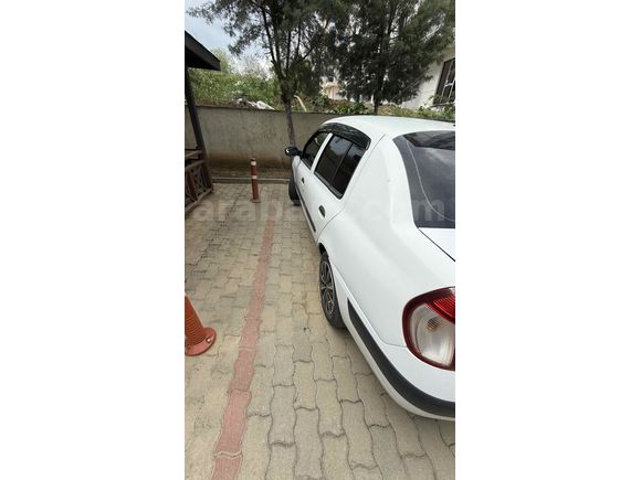 Sahibinden Renault Clio 1.4 2005 orjinal kilometre
