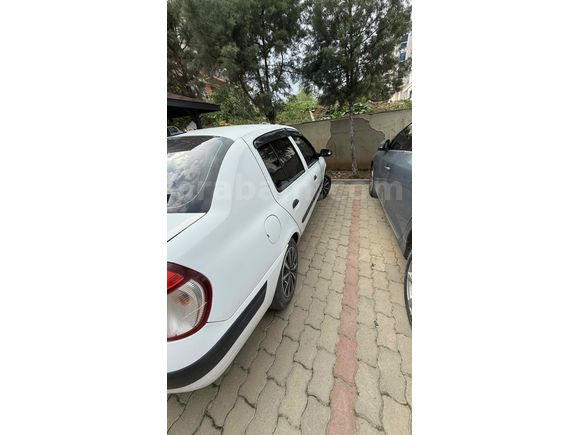 Sahibinden Renault Clio 1.4 2005 orjinal kilometre