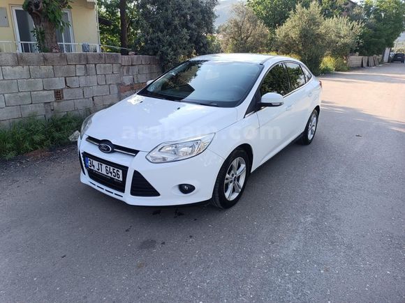 Sahibinden Ford Focus 1.6 TDCi Trend X 2014 Model 126  binde km de.  z