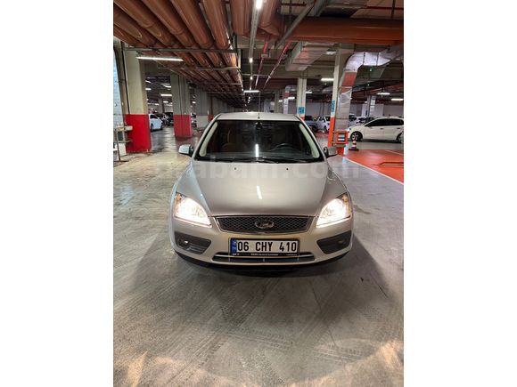Sahibinden Ford Focus 1.6 Ghia 2005 Model 