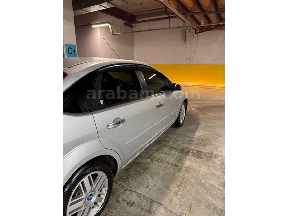 Sahibinden Ford Focus 1.6 Ghia 2005 Model 