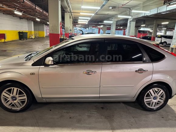 Sahibinden Ford Focus 1.6 Ghia 2005 Model 