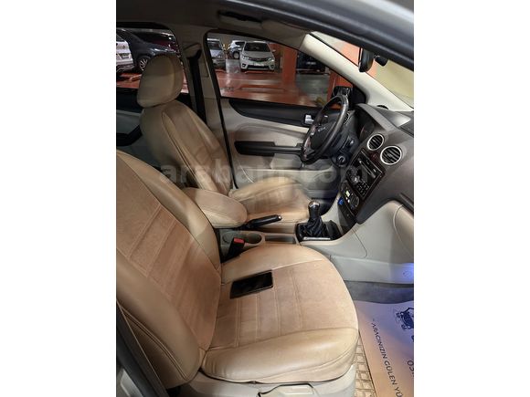 Sahibinden Ford Focus 1.6 Ghia 2005 Model 