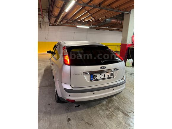 Sahibinden Ford Focus 1.6 Ghia 2005 Model 
