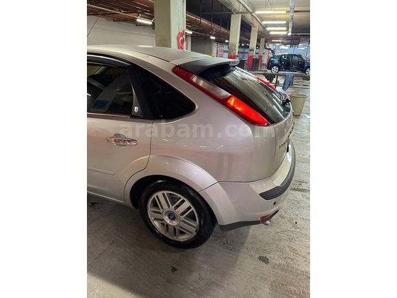 Sahibinden Ford Focus 1.6 Ghia 2005 Model 