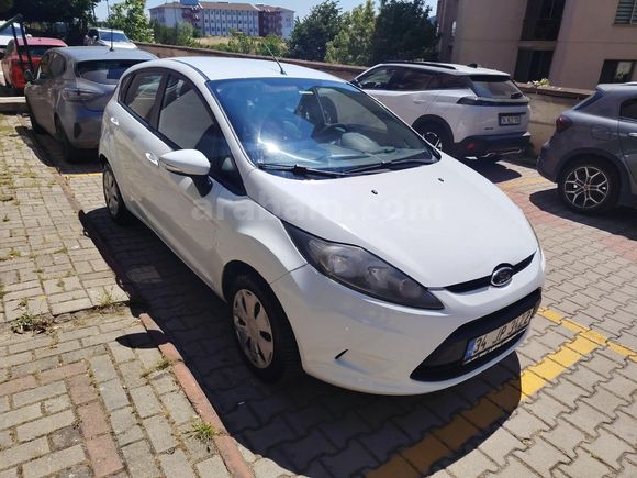 Sahibinden Ford Fiesta 1.4 TDCi Trend 2012 Model  298.500 km Beyaz