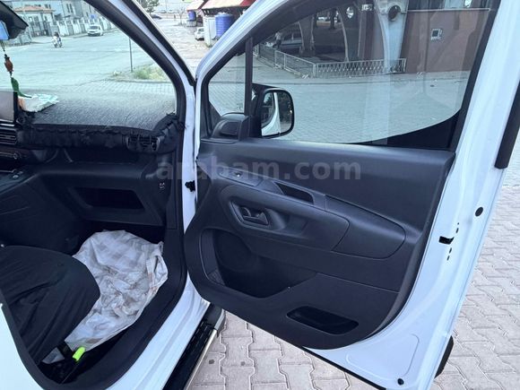 Sahibinden Opel Combo 1.5 CDTI Ultimate XL 2024 Model 