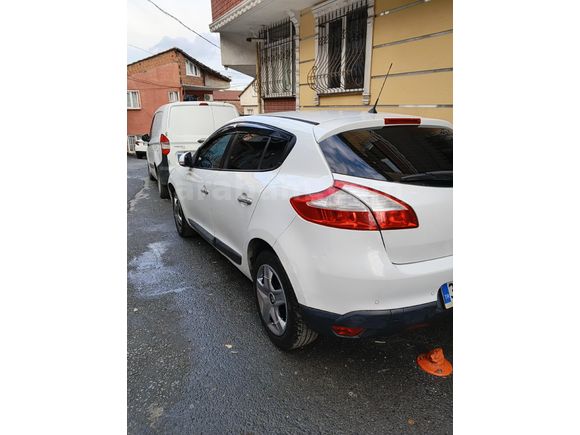 Sahibinden Renault Megane 1.5 dCi Touch 2013 Model  313.000 km Beyaz