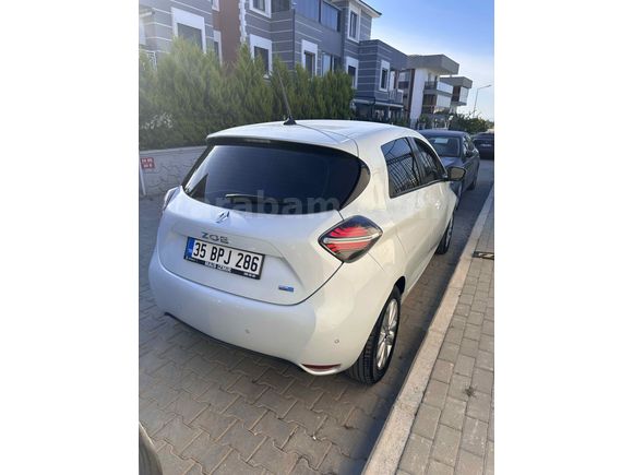 BAYAN ÖĞRETMENDEN DEĞİŞENSİZ DÜŞÜK KM ZOE 