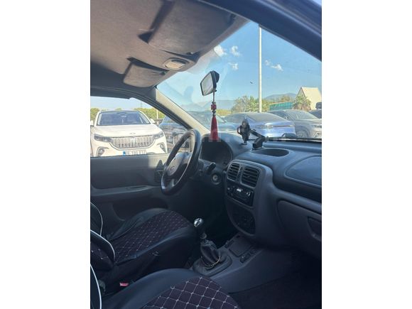 Sahibinden Renault Clio 1.4 2001 Model