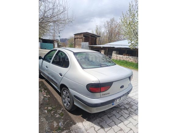 Sahibinden Renault Megane 1.6 1999 Model
