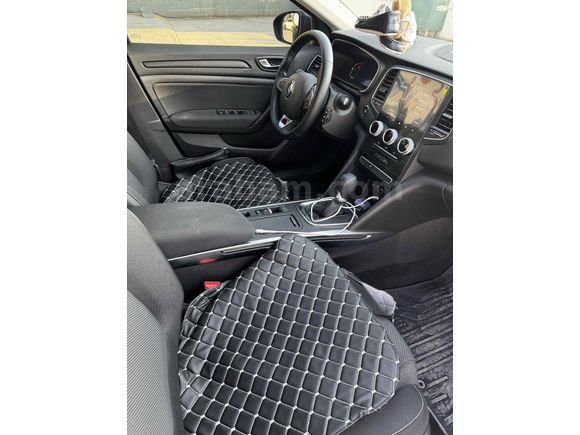 Sahibinden Renault Megane 1.3 TCe Touch 2024 Model 