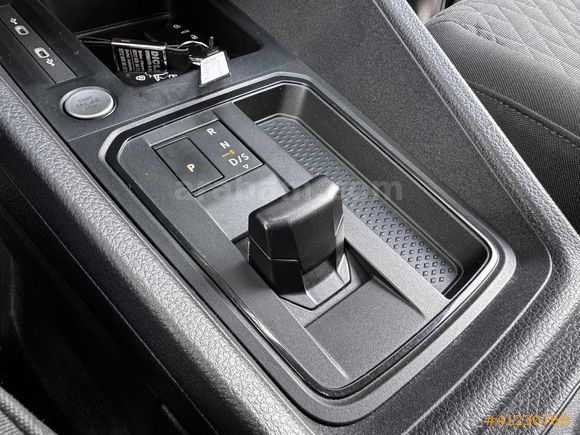 DİCLE'den 2025 CADDY DSG GENİŞ EKRAN GERİ GÖRÜŞ KREDİ+TAKAS İLE