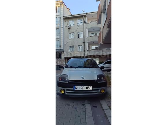 Sahibinden Renault Clio 1.4 RTA 2000 Model